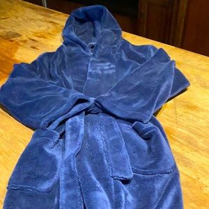Beautiful robe for kids. Pottery barn kids.Unisex